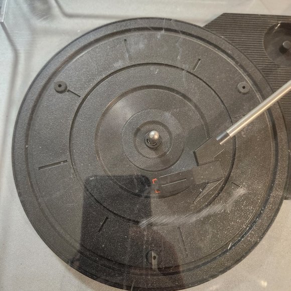 Altec Lansing ALT-500 Classic Turn Bluetooth Turntable with Built-in Stereo Spea - Picture 2 of 5